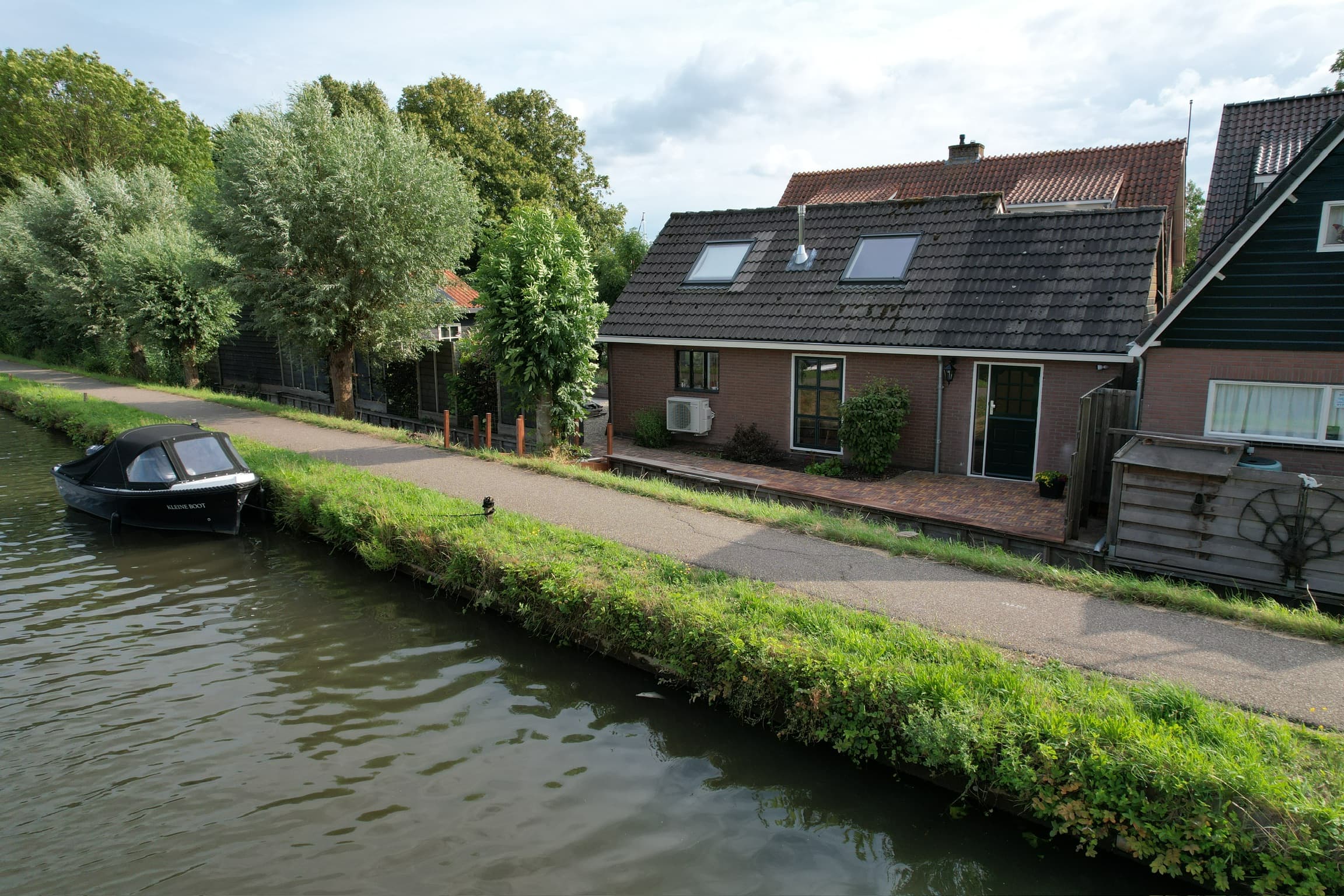 B&B De Oude Waterlinie vanaf de Oude Rijn in Nieuwerbrug aan den Rijn